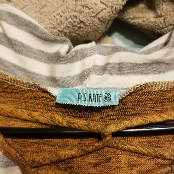 P.S Kate long sleeve top - Picture 2 of 3